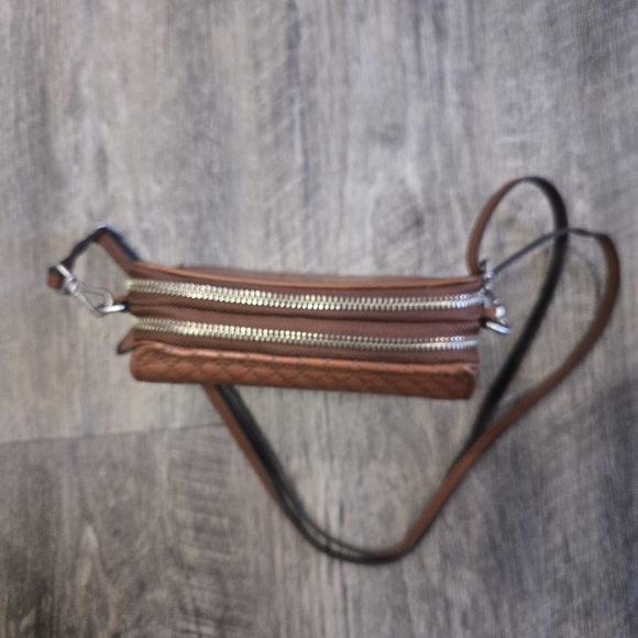 🐢 Vera Bradley Leather RFID All In One Shoulder Or Crossbody Compact Bag. - Picture 8 of 17